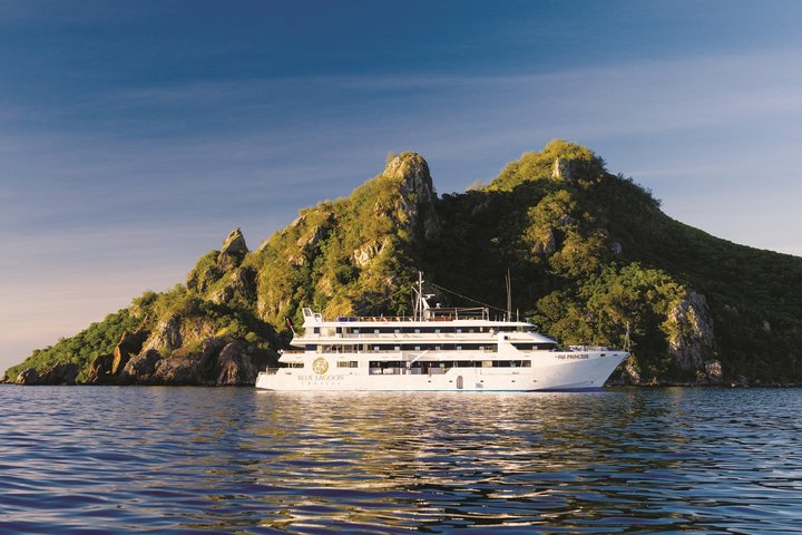 Fiji Princess vor einer Insel