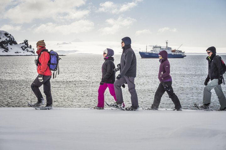 Antarktis-Basecamp mit Schneeschuhtour