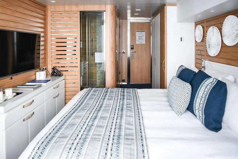 Schlafbereich Prestige Suite auf einem Ponant Schiffvder Explorerklasse