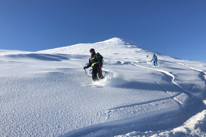 Skitour auf Spitzbergen unternehmen