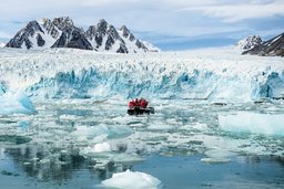 Zodiac-Fahrt im Treibeis vor Spitzbergen
