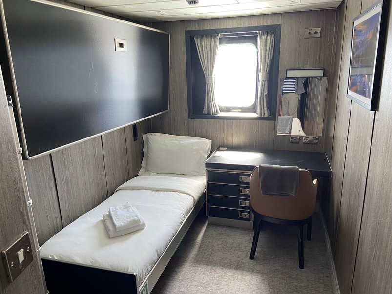Kabine mit Etagenbetten auf dem Fracht-Passagierschiff St. Helena
