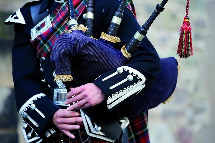 Dudelsack und Schottenrock: typisch Schottisch