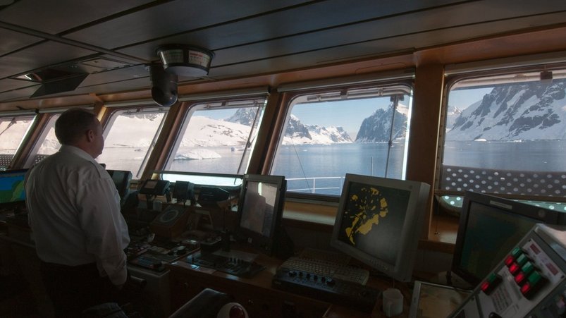 Kommandobrücke an Bord der Ocean Nova von Antarctica 21