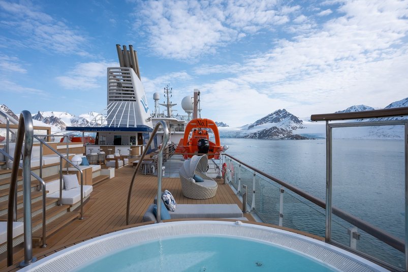 Pooldeck an Bord der Ocean Albatros