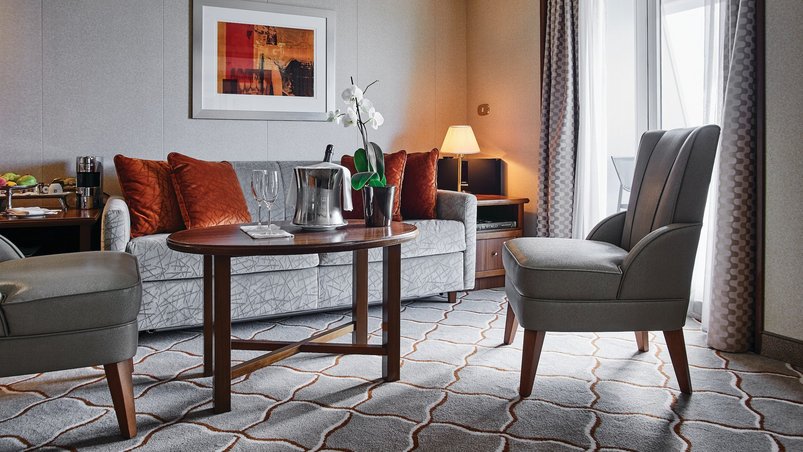 Wohnraum einer Medaillon Suite auf der Silver Wind