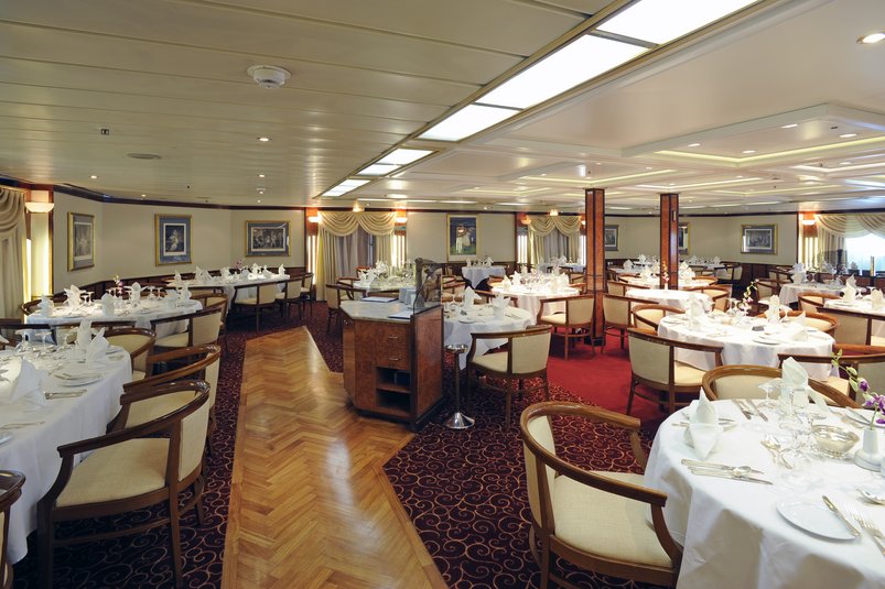 Restaurant auf dem Expeditionsschiff Island Sky