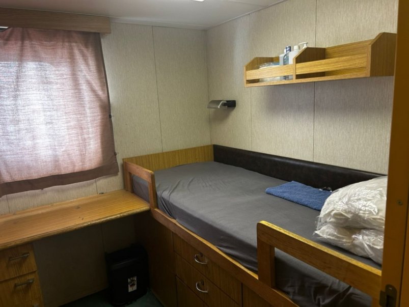 Koje in der Passagierkabine des Containerschiffes Karoline