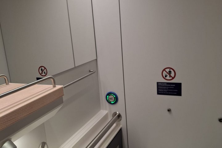 WC im Schlafwagenabteil des neuen Nightjets