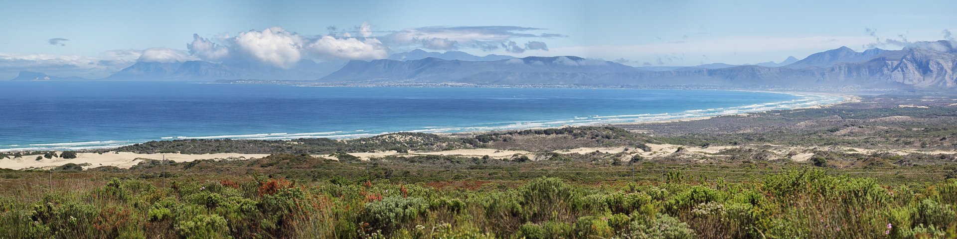 Panorama-Aufnahme der Walker Bay an der Garden Route, Südafrika Panorama-Aufnahme der Walker Bay an der Garden Route, Südafrika