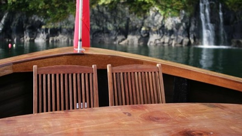 Sitzecke im Heck des Schiffes Glen Tarsan