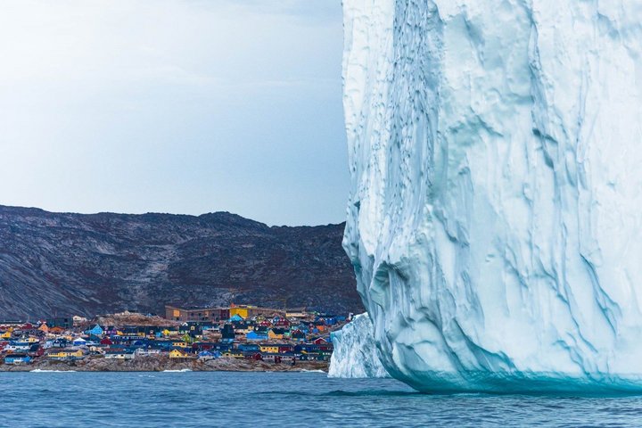 Grosser Eisberg vor Ilullisat