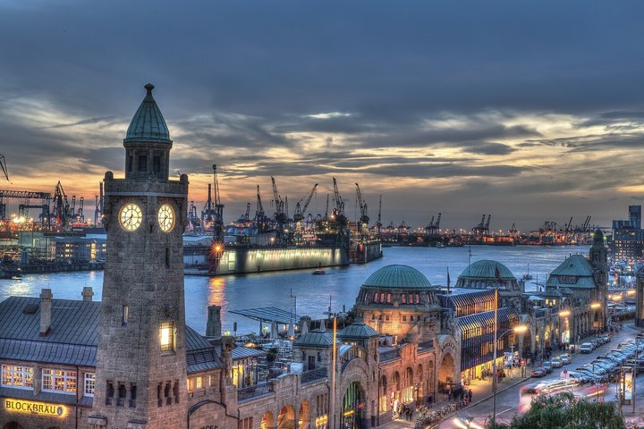 Hamburger Hafen bei Nacht Hamburger Hafen bei Nacht