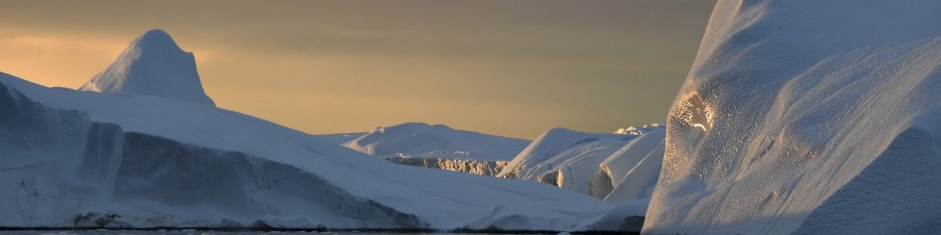 Abendstimmung in Fjord in Grönland