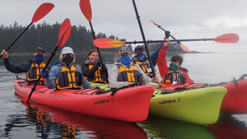 Kayakausflug von der Wilderness Adventurer aus