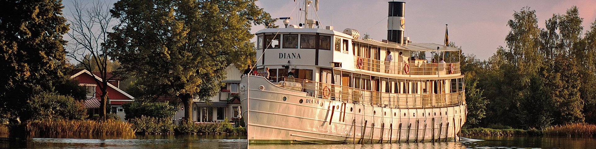 MS Diana auf dem Göta Kanal