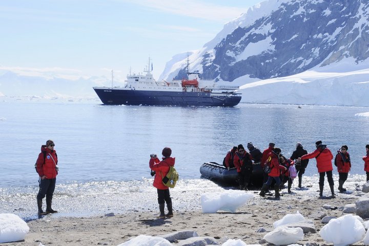 Zodiacanlandung in der Antarktis