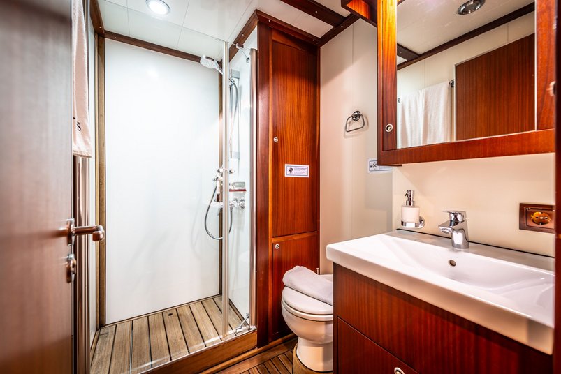 Naszelle auf dem Segelschiff Chronos