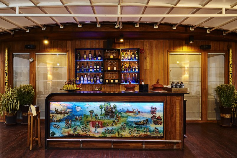 Bar auf der Paukan 2012 in Myanmar