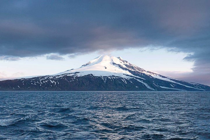 Vulkaninsel Jan Mayen vom Meer aus