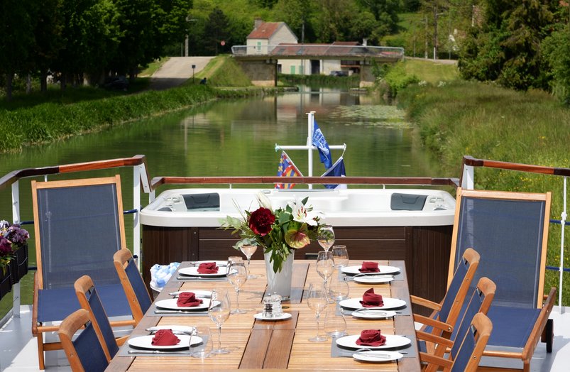Sonnendeck auf dem Flusskreuzfahrtschiff La Belle Epoque