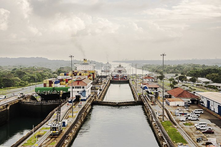 Schleuse beim Panamakanal Schleuse beim Panamakanal