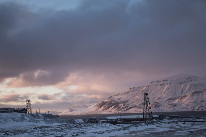 Sonnenuntergang bei Longyearbyen