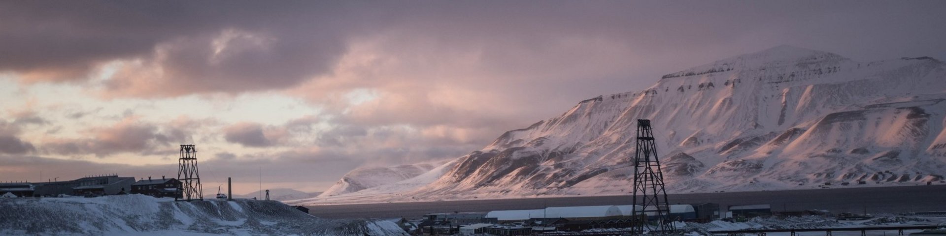 Sonnenuntergang bei Longyearbyen