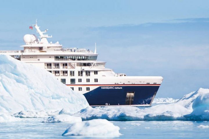 Bug Ihres Expeditionsschiffs