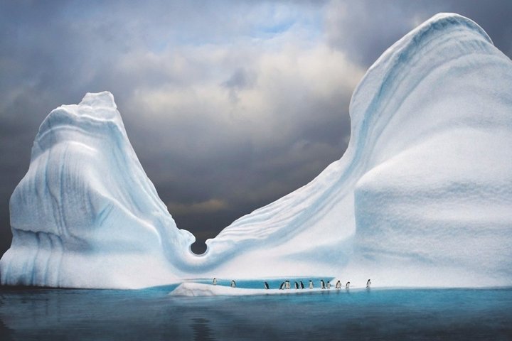 Majestätischer Eisberg in der Antarktis