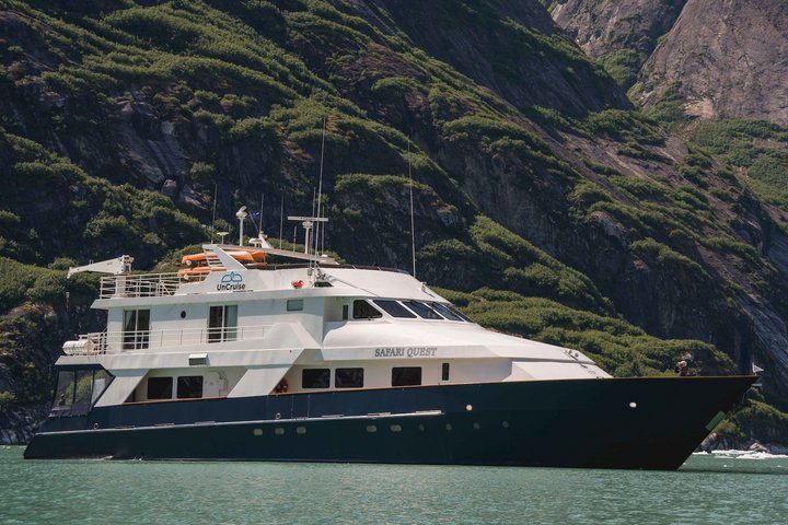 Expeditionskreuzfahrtschiff Safari Quest in Alaska Expeditionskreuzfahrtschiff Safari Quest in Alaska