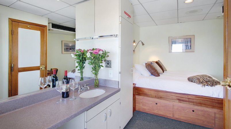 Navigatorkabine an Bord der Wilderness Explorer