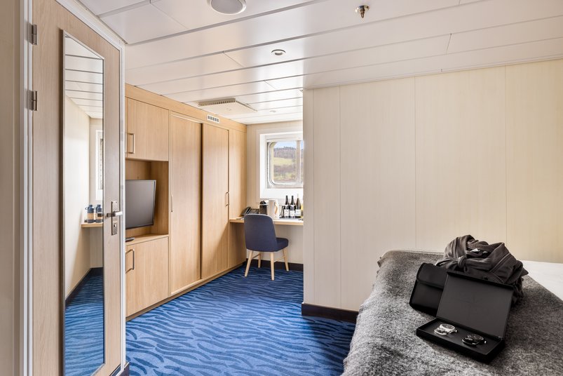 Wohnbereich der Mini Suite auf MS Spitsbergen