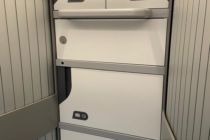 Schliessfach für Schuhe und Handgepäck im Nightjet der neuen Generation