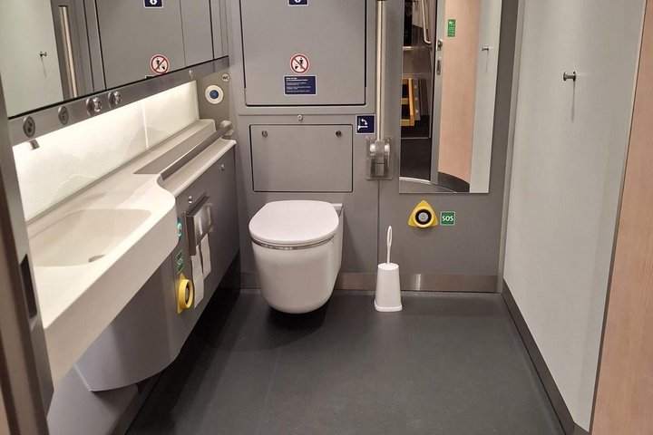 WC im Couchette-Wagen