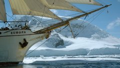 Bark Europa im Eis der Antarktis