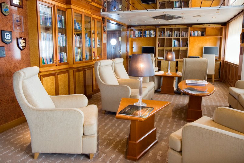 Bibliothek auf der Island Sky