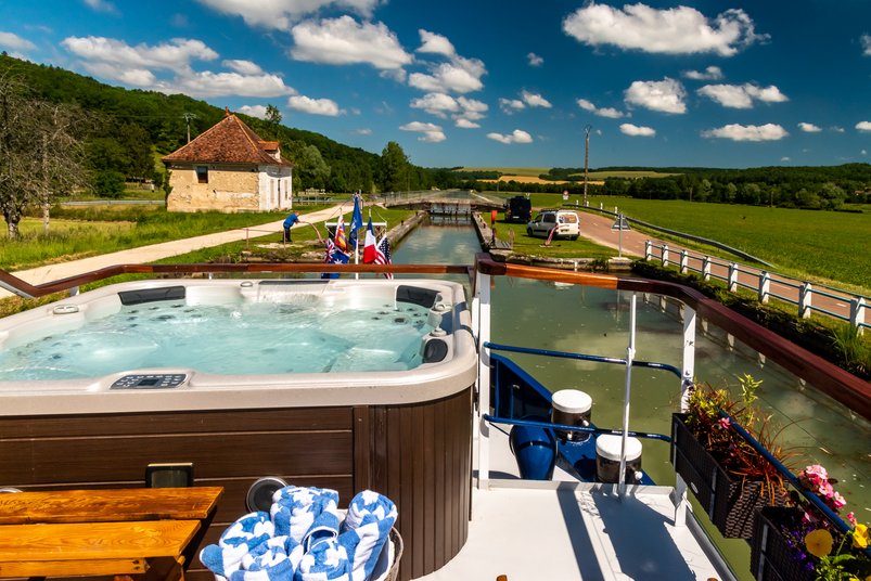Jacuzzi an Bord des Flusskreuzfahrtschiffes La Belle Epoque