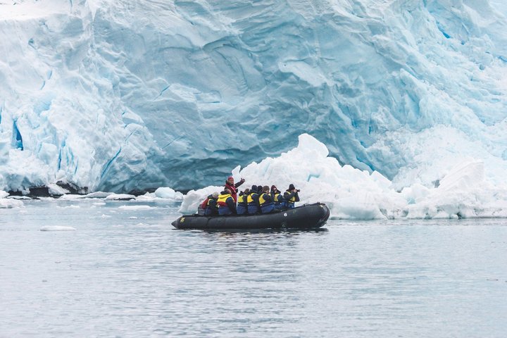 Zodiacfahrt in der Antartkis Zodiacfahrt in der Antartkis