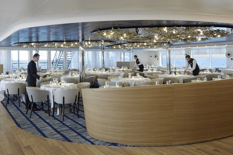 Restaurant an Bord der Le Lapérouse