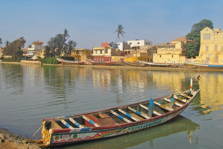 Traditionelle Fischer am Ufer des Senegal