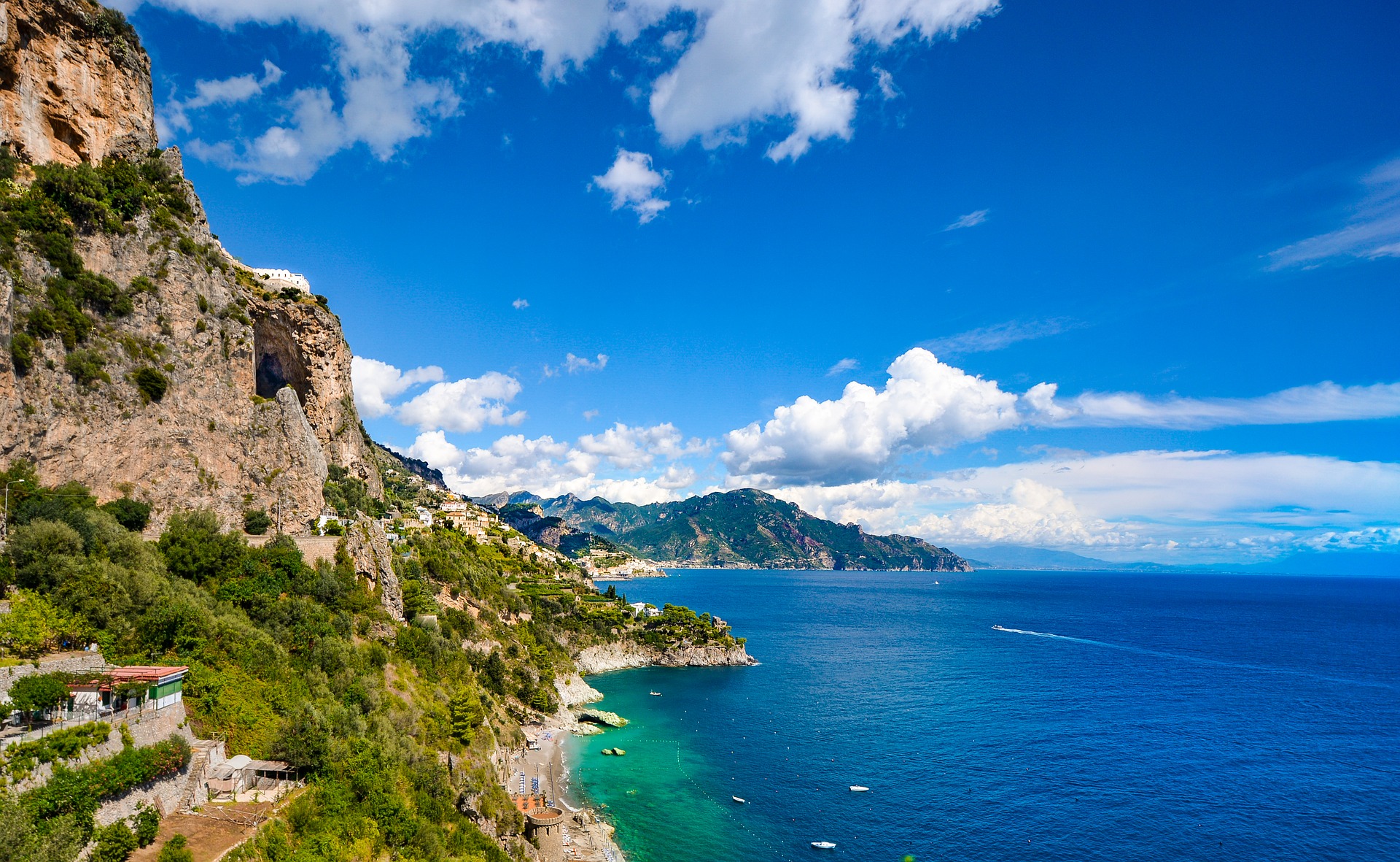 Die wunderschöne Amalfi-Küste entlang segeln